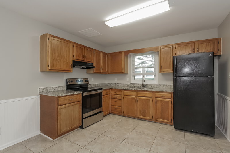 1,670/Mo, 624 Dobson Dr Charlotte, NC 28213 Kitchen View