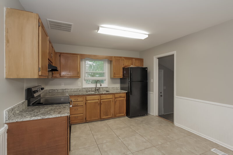 1,670/Mo, 624 Dobson Dr Charlotte, NC 28213 Kitchen View 2