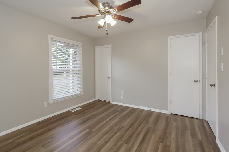 1,670/Mo, 624 Dobson Dr Charlotte, NC 28213 Main Bedroom View 2