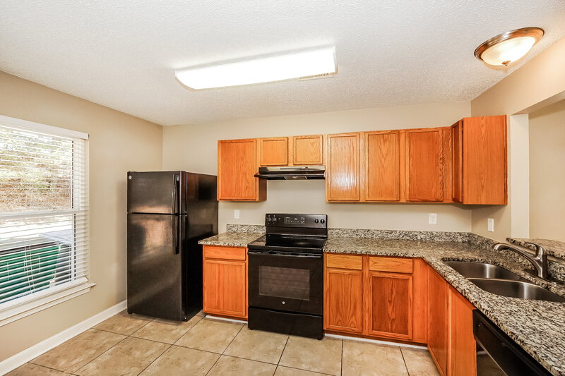 1,675/Mo, 3441 Braden Dr Charlotte, NC 28216 Kitchen View 2