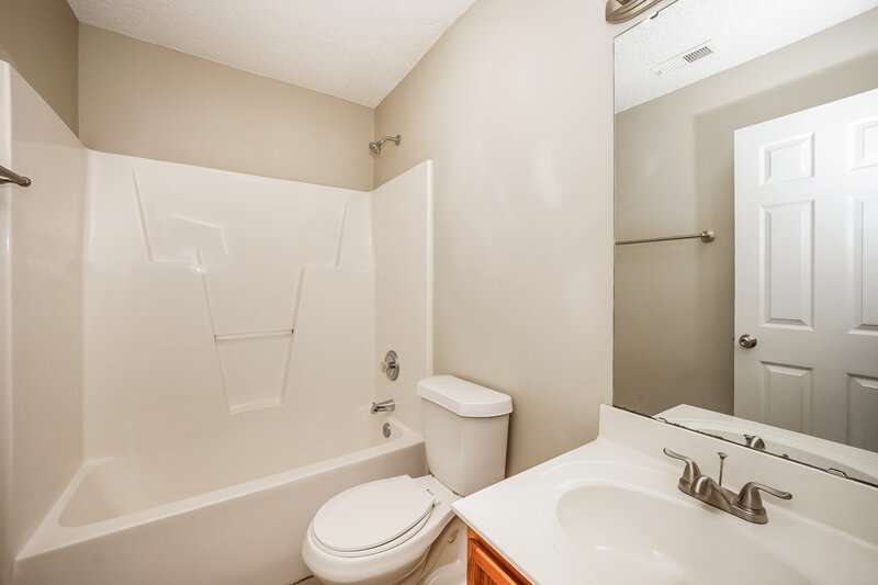 1,675/Mo, 3441 Braden Dr Charlotte, NC 28216 Bathroom View