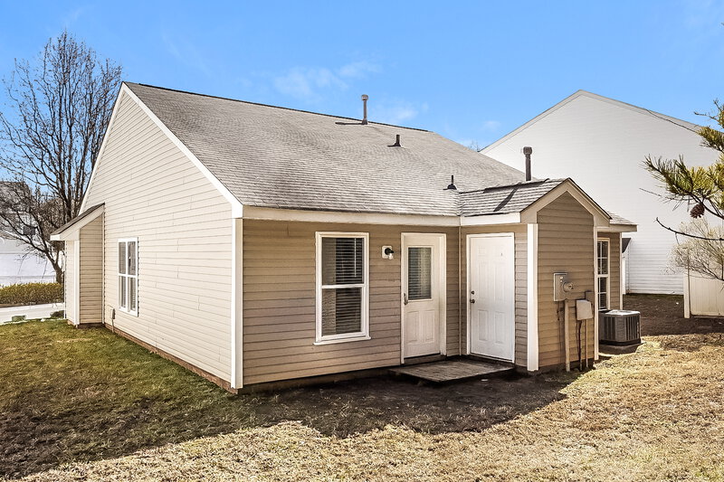 1,675/Mo, 3441 Braden Dr Charlotte, NC 28216 Rear View