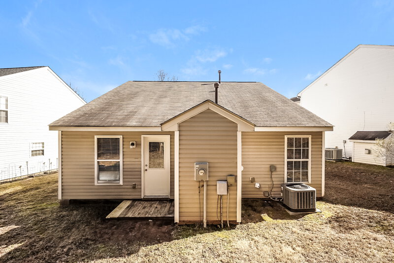 1,675/Mo, 3441 Braden Dr Charlotte, NC 28216 Rear View 2