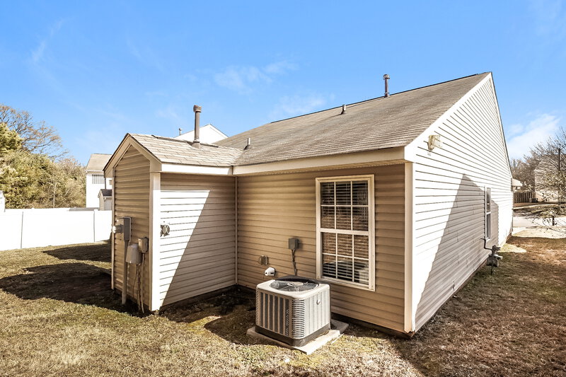 1,675/Mo, 3441 Braden Dr Charlotte, NC 28216 Rear View 3