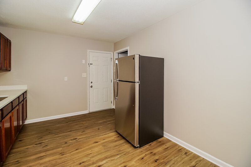 2,410/Mo, 6725 Barrington Dr Charlotte, NC 28215 Kitchen View