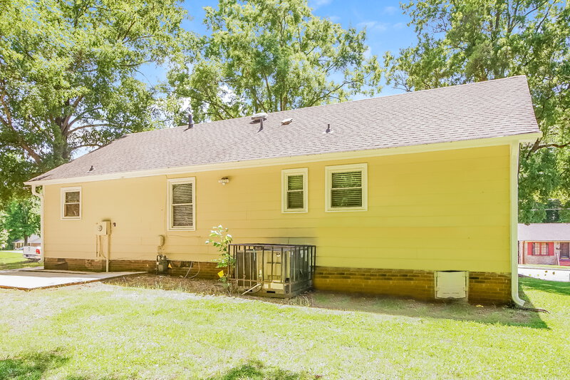 2,410/Mo, 6725 Barrington Dr Charlotte, NC 28215 Rear View