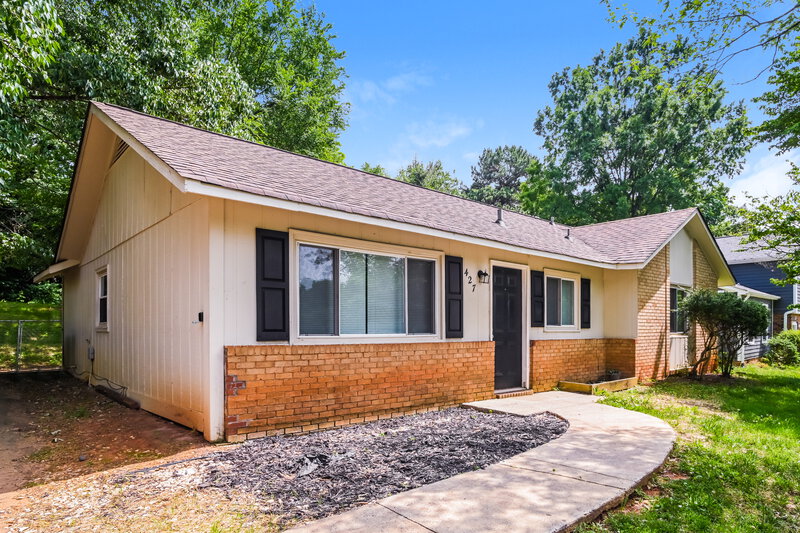 1,545/Mo, 427 Huntsmoor Dr Charlotte, NC 28217 Front View