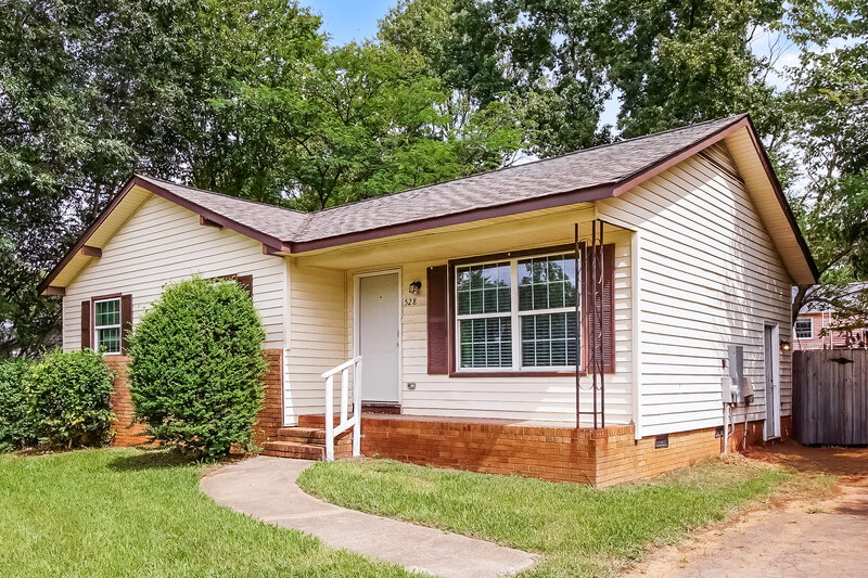 1,615/Mo, 528 W Arrowood Rd Charlotte, NC 28217 Front View