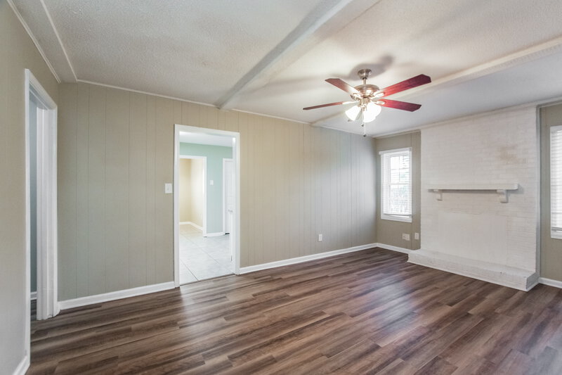 2,265/Mo, 2010 Longdale Dr Charlotte, NC 28217 Living Room View