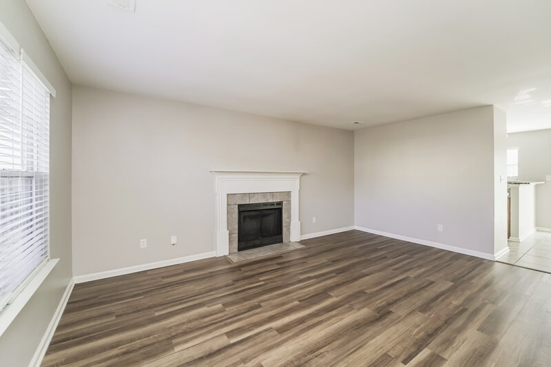 1,640/Mo, 2733 Fairstone Ave Charlotte, NC 28269 Living Room View 2