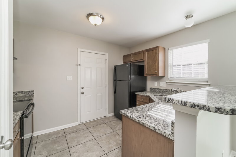 1,640/Mo, 2733 Fairstone Ave Charlotte, NC 28269 Kitchen View