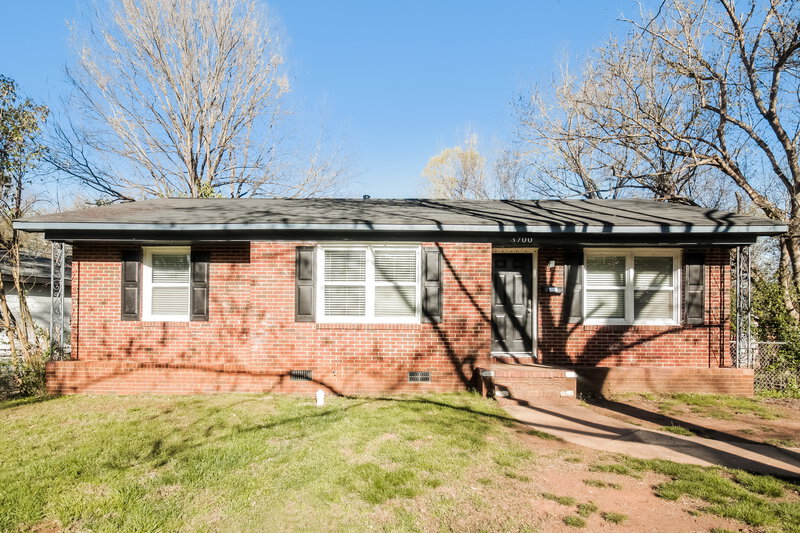 0/Mo, 3700 Sargeant Dr Charlotte, NC 28217 External View
