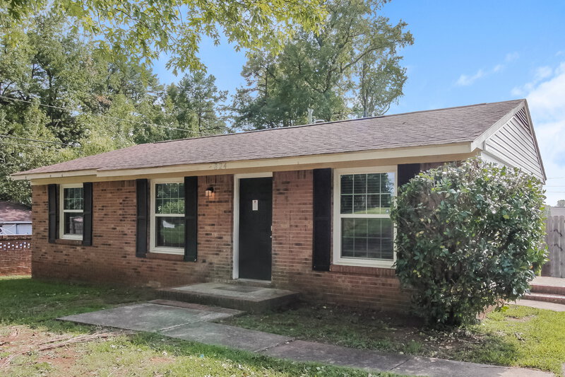 1,665/Mo, 824 Big River Rd Charlotte, NC 28216 Front View