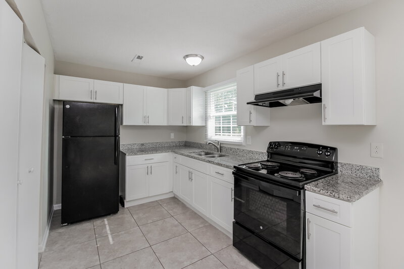 1,665/Mo, 824 Big River Rd Charlotte, NC 28216 Kitchen View