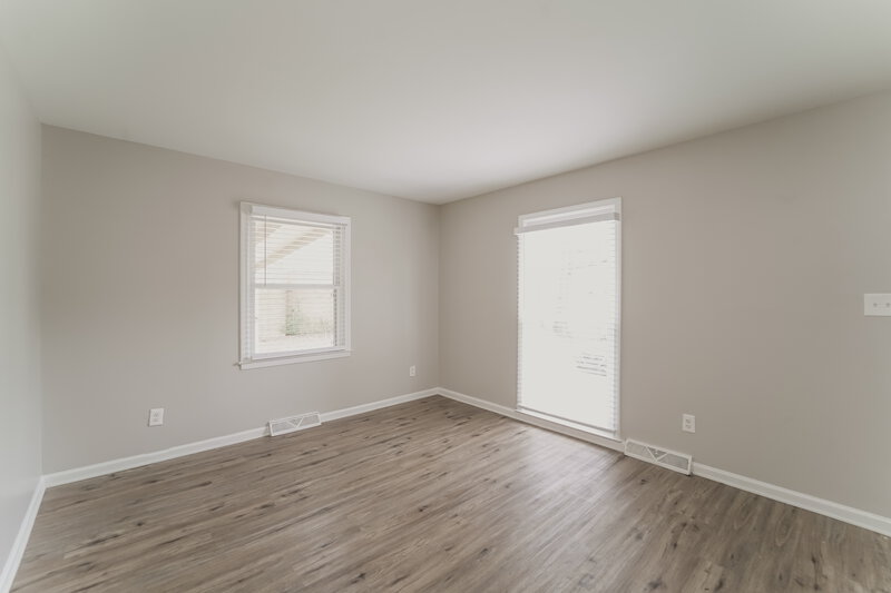 1,700/Mo, 6129 Delham Dr Charlotte, NC 28215 Living Room View