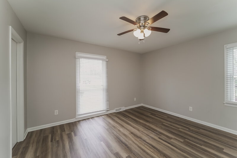 1,700/Mo, 6129 Delham Dr Charlotte, NC 28215 Main Bedroom View