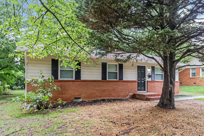 1,640/Mo, 601 Kentbrook Dr Charlotte, NC 28213 Front View