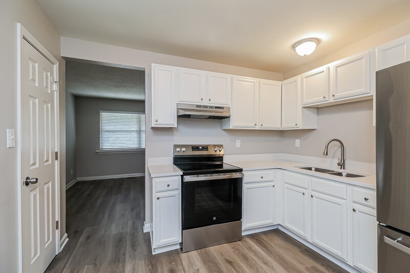 1,640/Mo, 601 Kentbrook Dr Charlotte, NC 28213 Kitchen View
