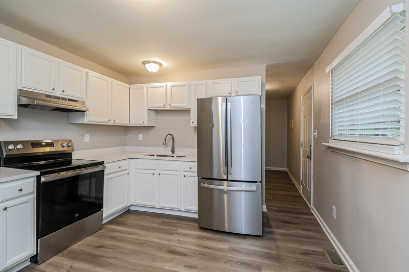 1,640/Mo, 601 Kentbrook Dr Charlotte, NC 28213 Kitchen View 2