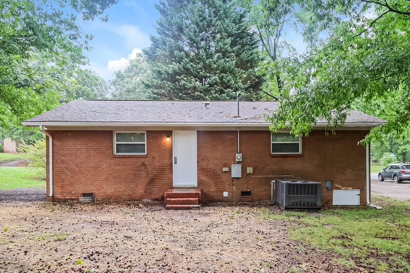 1,640/Mo, 601 Kentbrook Dr Charlotte, NC 28213 Rear View