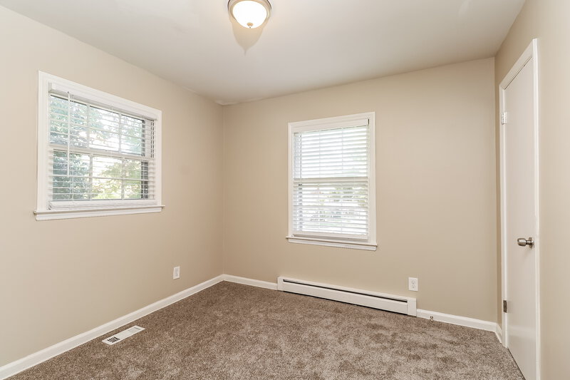 1,550/Mo, 135 Short Hills Dr Charlotte, NC 28217 Main Bedroom View