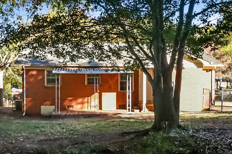 1,550/Mo, 135 Short Hills Dr Charlotte, NC 28217 Rear View 2