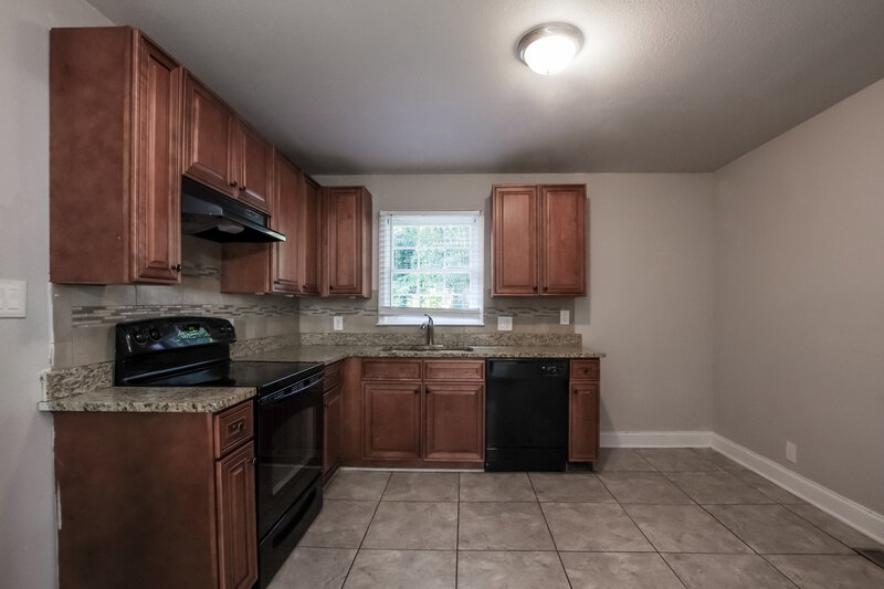 3,150/Mo, 401 Sleepy Hollow Rd Charlotte, NC 28217 Kitchen View