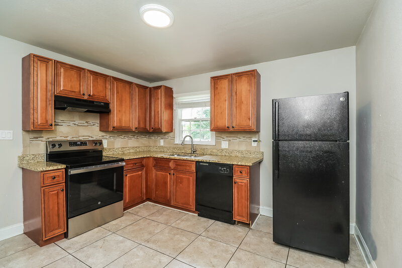 1,750/Mo, 401 Sleepy Hollow Rd Charlotte, NC 28217 Kitchen View