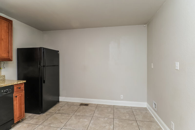 1,750/Mo, 401 Sleepy Hollow Rd Charlotte, NC 28217 Kitchen View 2