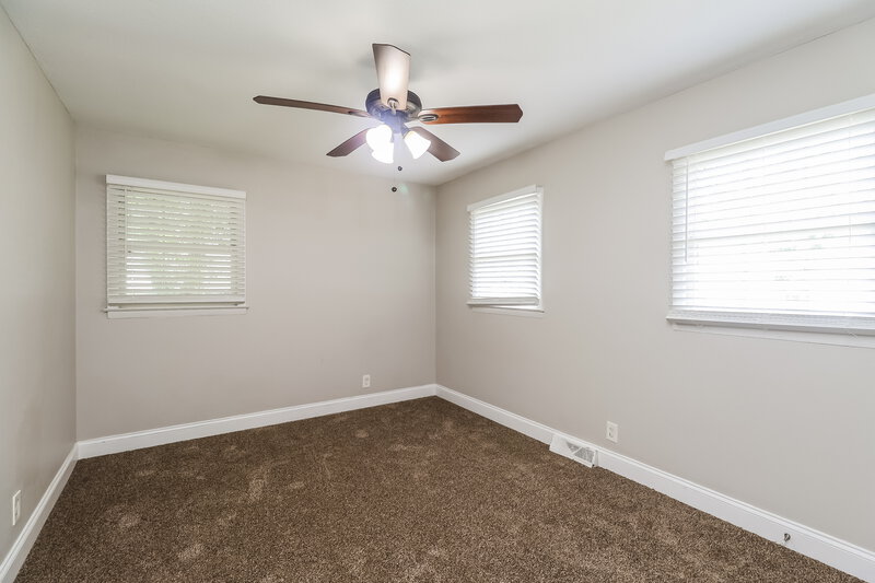 1,750/Mo, 401 Sleepy Hollow Rd Charlotte, NC 28217 Main Bedroom View 2