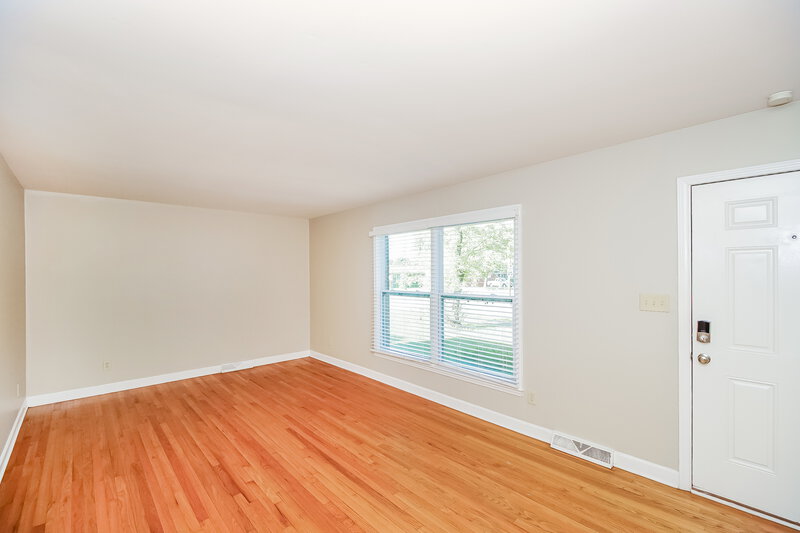 1,785/Mo, 6543 Hidden Forest Dr Charlotte, NC 28213 Living Room View