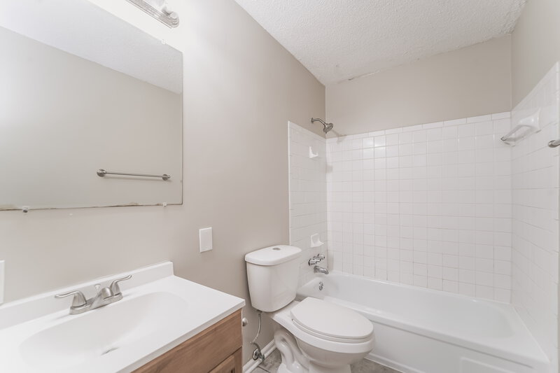 1,770/Mo, 515 Westham Ridge Rd Charlotte, NC 28217 Bathroom View