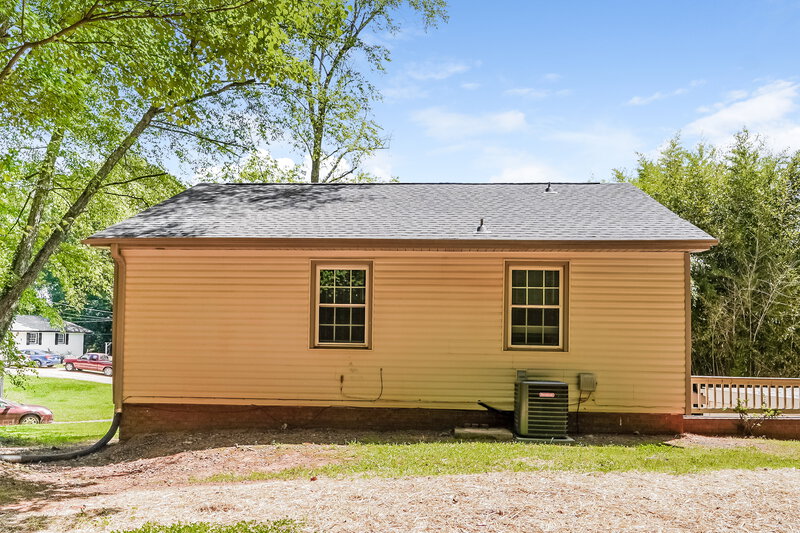 1,770/Mo, 515 Westham Ridge Rd Charlotte, NC 28217 Rear View