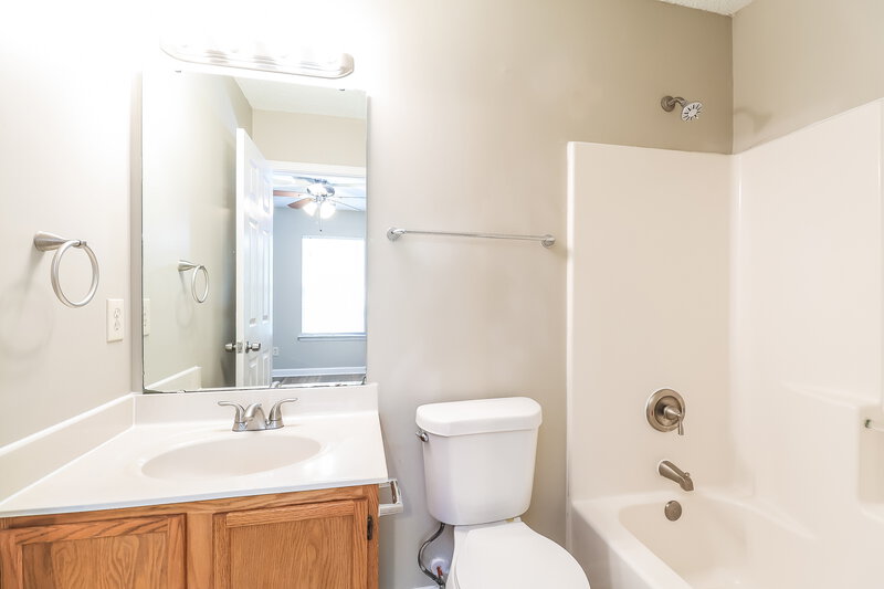 1,925/Mo, 1810 Cagney St Charlotte, NC 28262 Bathroom View