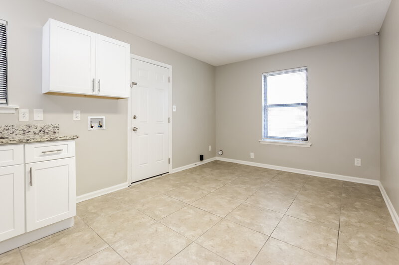 1,480/Mo, 1331 Susan St Charlotte, NC 28208 Dining Room View