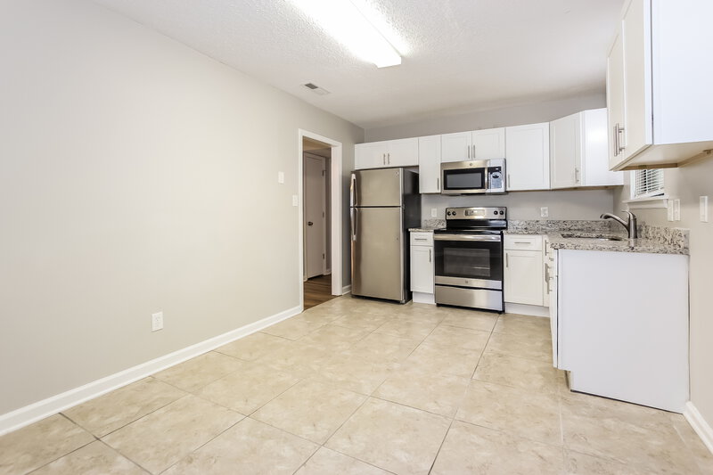 1,480/Mo, 1331 Susan St Charlotte, NC 28208 Kitchen View