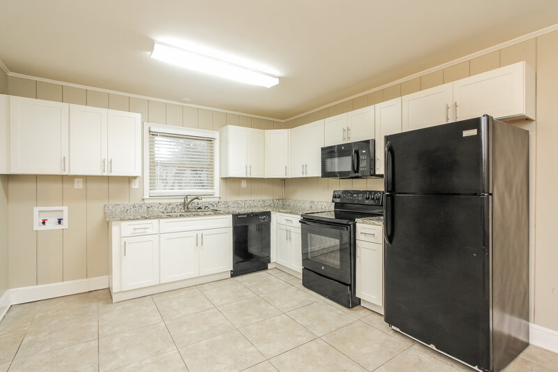 2,020/Mo, 3924 Broadview Dr Charlotte, NC 28217 Kitchen View 2