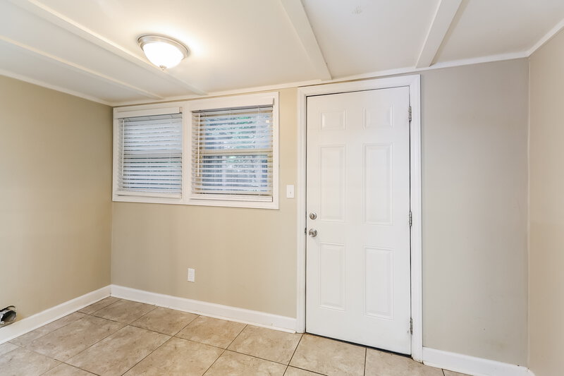 1,795/Mo, 3924 Broadview Dr Charlotte, NC 28217 Laundry Room View