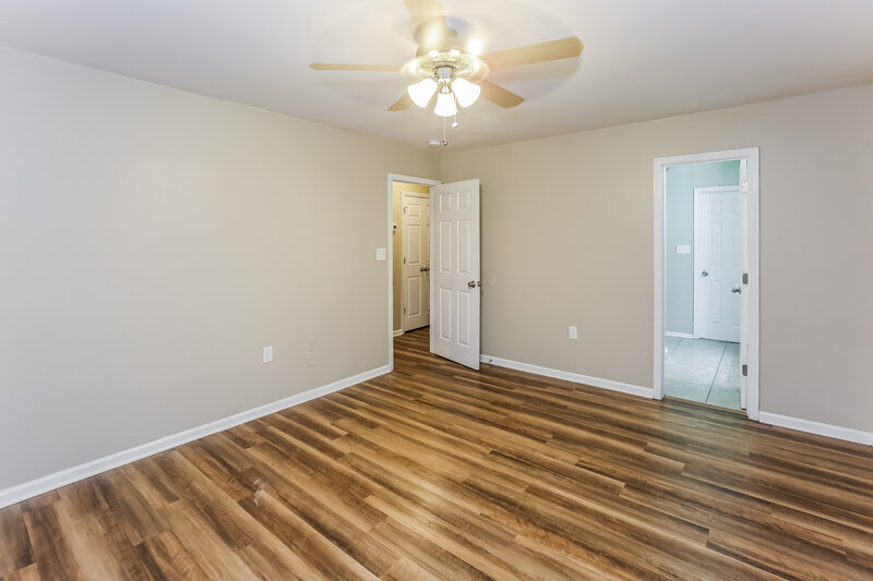 1,985/Mo, 6727 Hidden Forest Dr Charlotte, NC 28213 Main Bedroom View 2