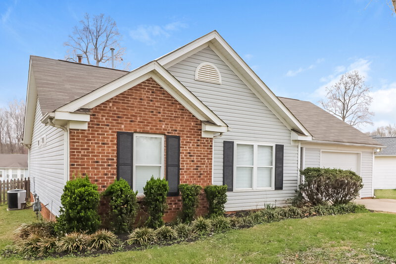 2,070/Mo, 6705 Rain Creek Way Charlotte, NC 28262 Front View 2