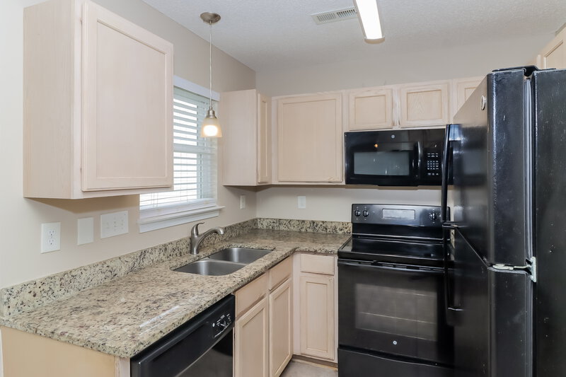 2,070/Mo, 6705 Rain Creek Way Charlotte, NC 28262 Kitchen View