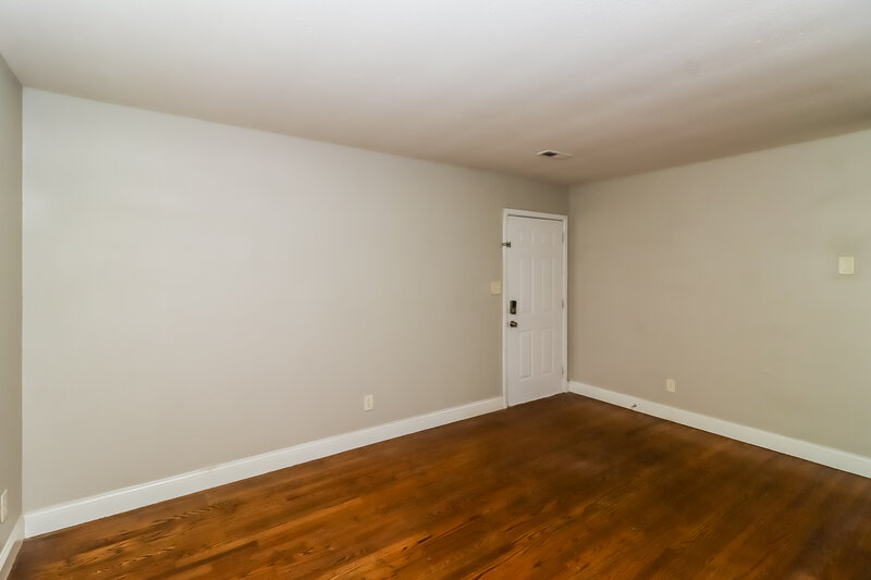 1,545/Mo, 5401 Snow White Ln Charlotte, NC 28213 Living Room View