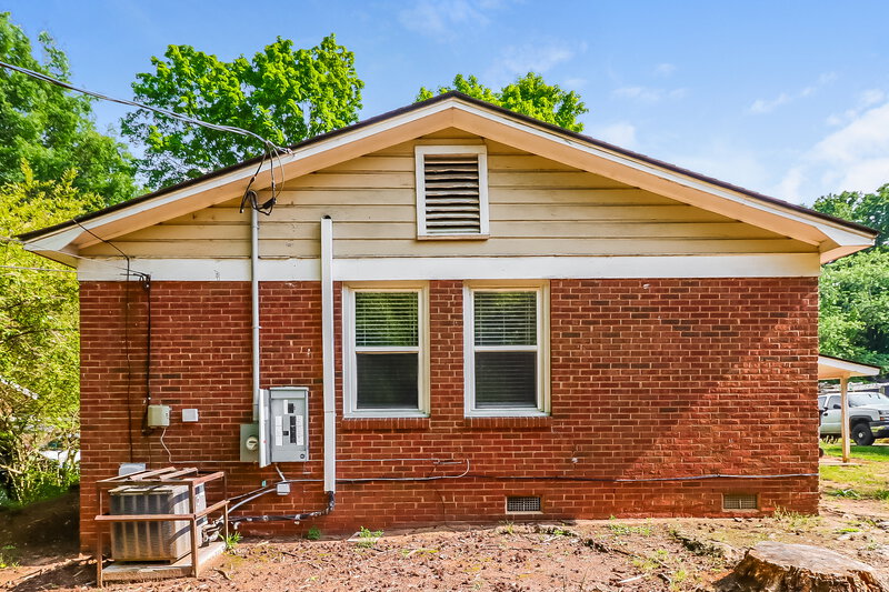 1,545/Mo, 5401 Snow White Ln Charlotte, NC 28213 Rear View 2