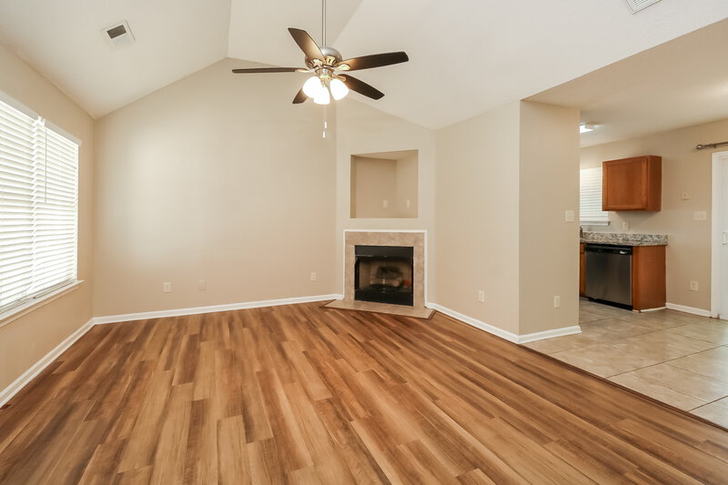 1,850/Mo, 2533 Hemby Woods Dr Charlotte, NC 28262 Living Room View 2