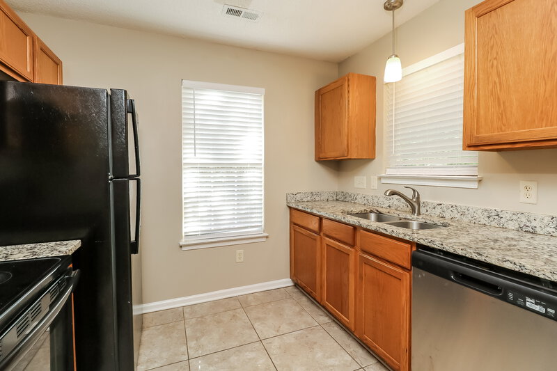 1,850/Mo, 2533 Hemby Woods Dr Charlotte, NC 28262 Kitchen View