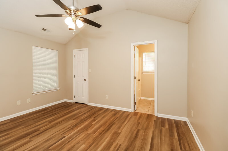 1,850/Mo, 2533 Hemby Woods Dr Charlotte, NC 28262 Main Bedroom View 2