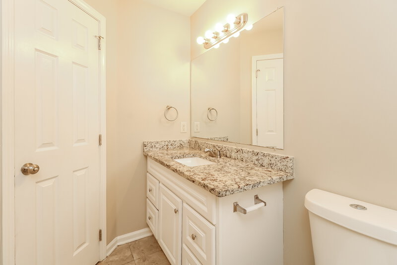 1,850/Mo, 2533 Hemby Woods Dr Charlotte, NC 28262 Main Bathroom View