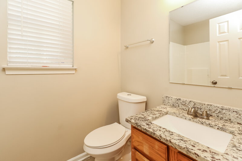 1,850/Mo, 2533 Hemby Woods Dr Charlotte, NC 28262 Bathroom View