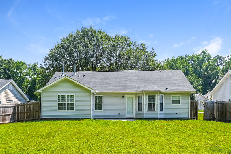 1,675/Mo, 1939 Dietrich Ln Charlotte, NC 28262 Rear View