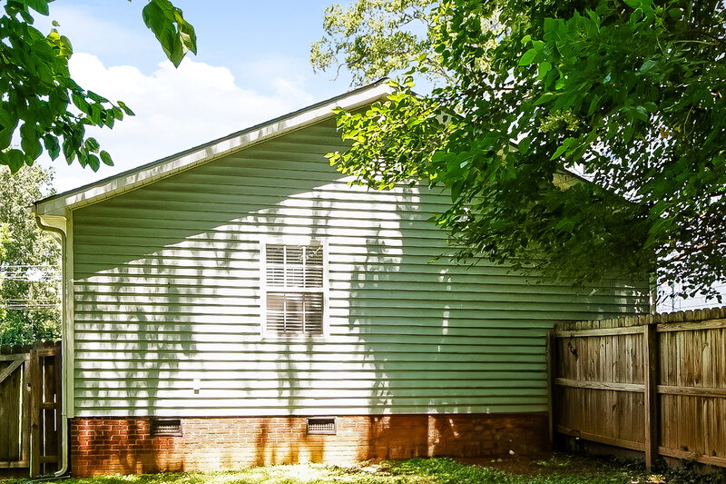 2,830/Mo, 1016 Harrill St Charlotte, NC 28205 Rear View 2